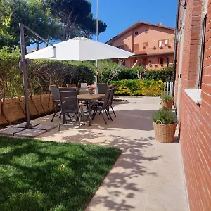 Casa Del Sole Con Giardino Apartment